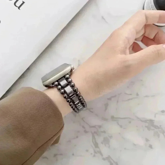 Elegant Stainless Steel Apple Watch Band - Picture 4 of 5